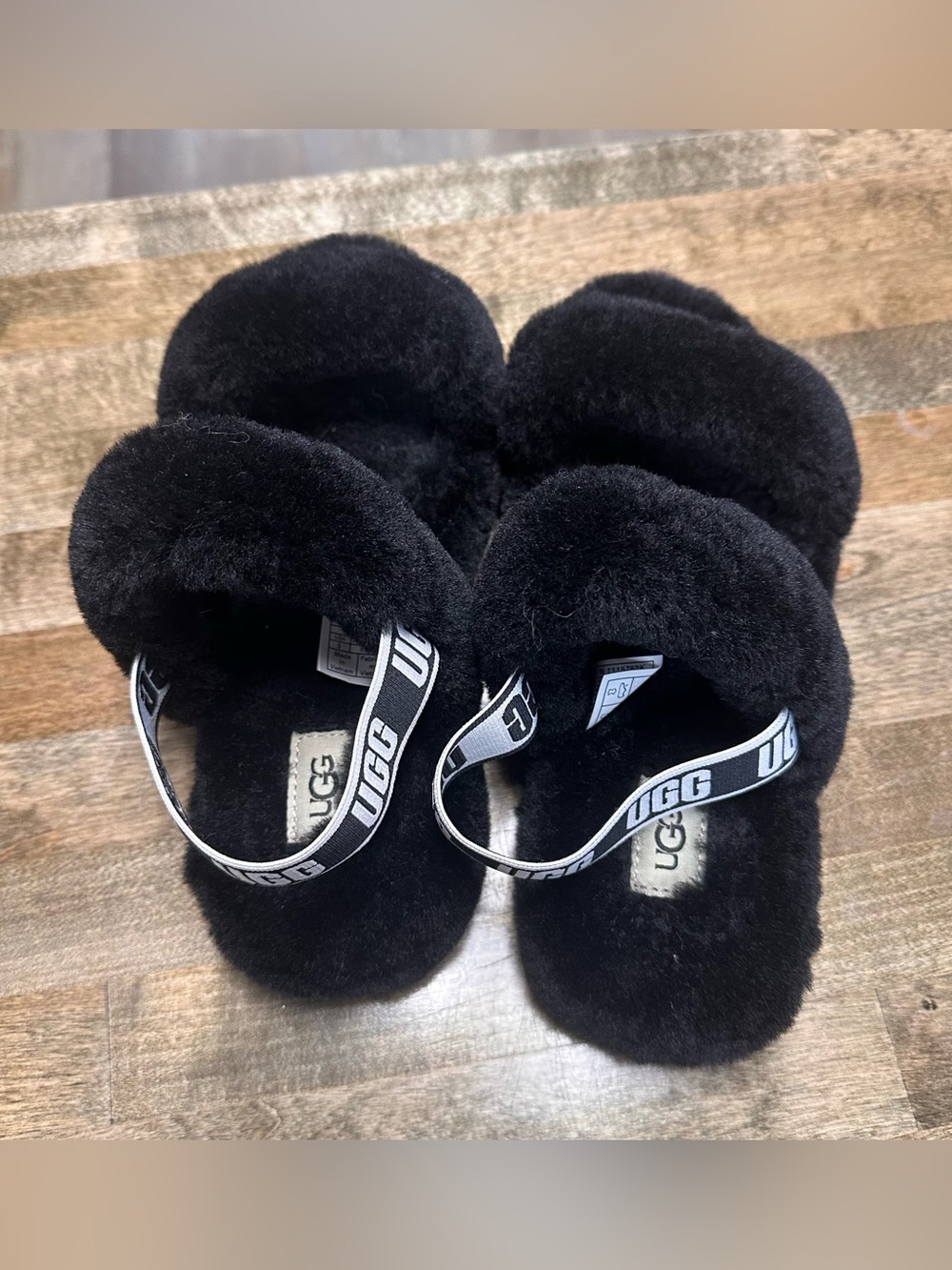 UGG Oh Yeah Black Faux-Shearling Logo Backstrap Slides Women’s 7 / Kids Size 5